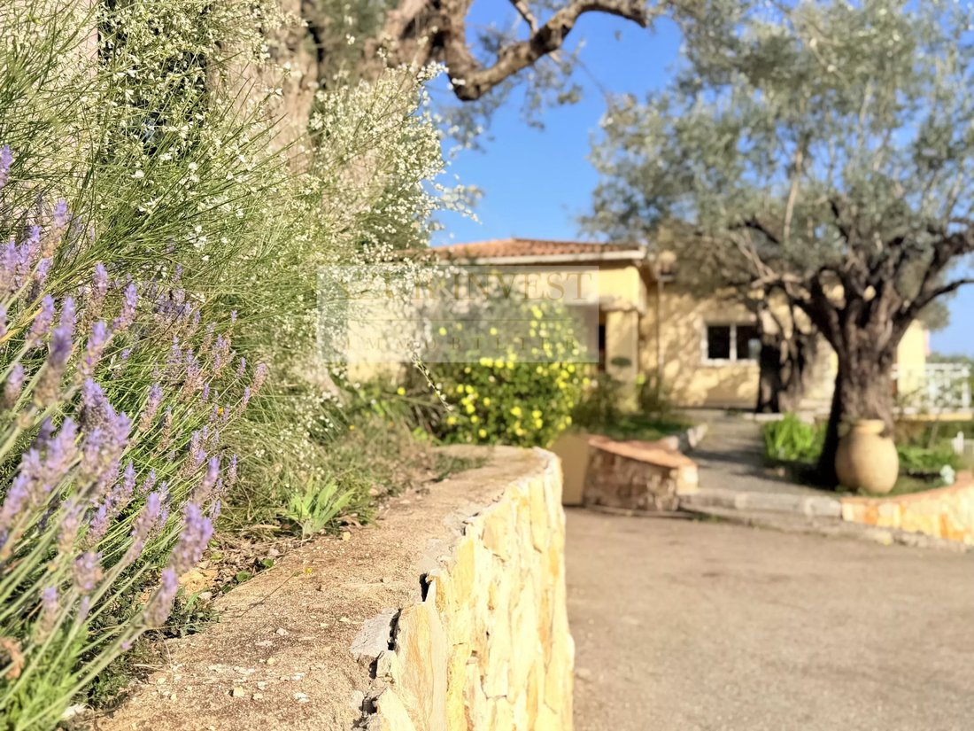 Villa in Village-Cros de Caste-Coupiere-Mont Gros, Roquebrune-Cap-Martin, France 1 - 16672954