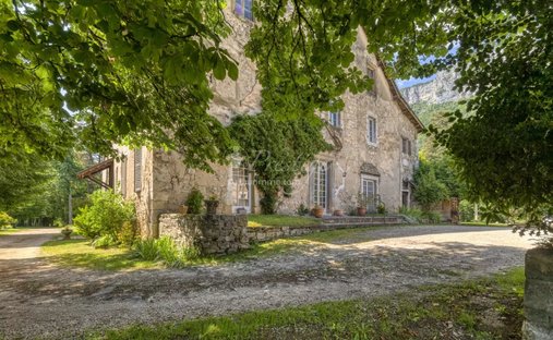 Anwesen in Saint-Jean-d'Arvey, Auvergne-Rhone-Alpen, Frankreich 1
