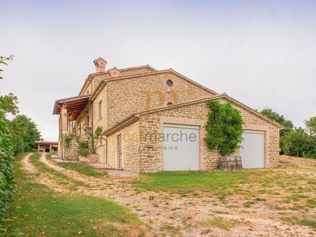Villa in Cantiano, Marche, Italy 2 - 17282859