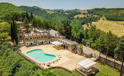 Villa a Fermignano, Marche, Italia 1
