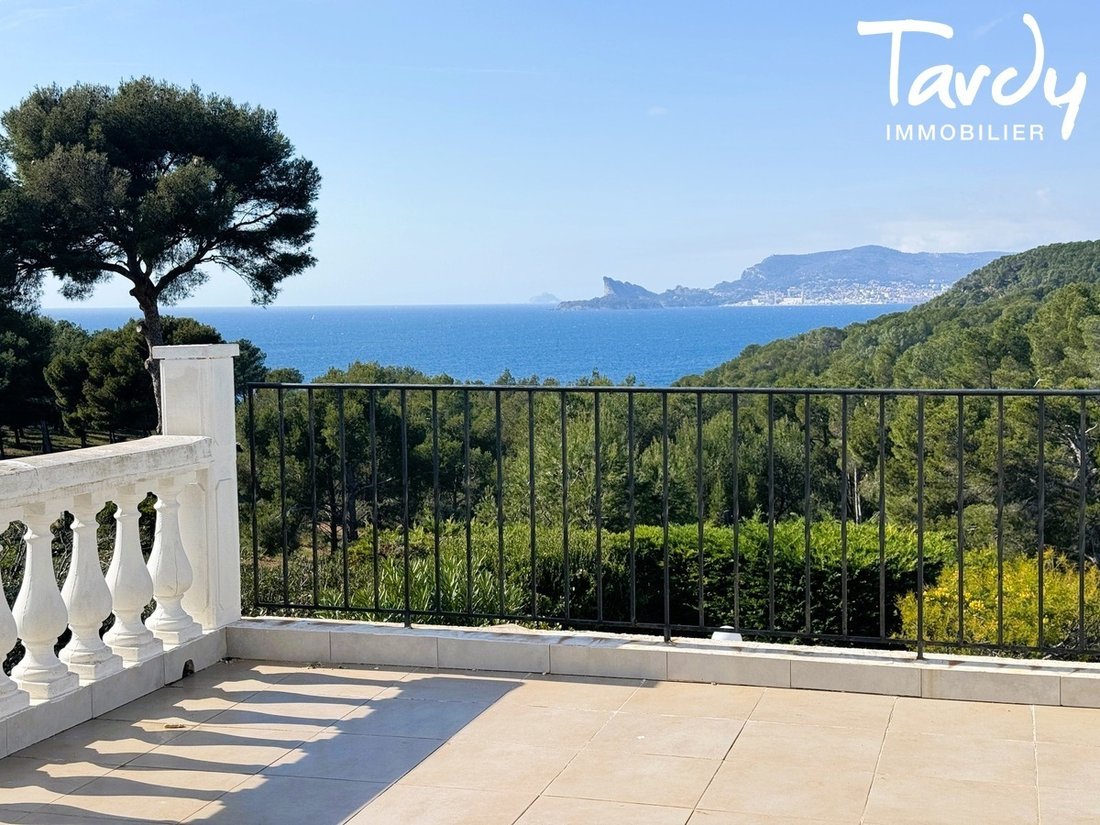 Villa in Saint-Cyr-sur-Mer, Provence-Alpes-Côte d'Azur, France 5 - 17310759