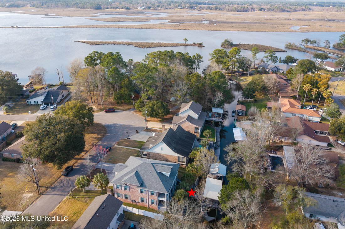 House in Biloxi, Mississippi, United States 3 - 17317414