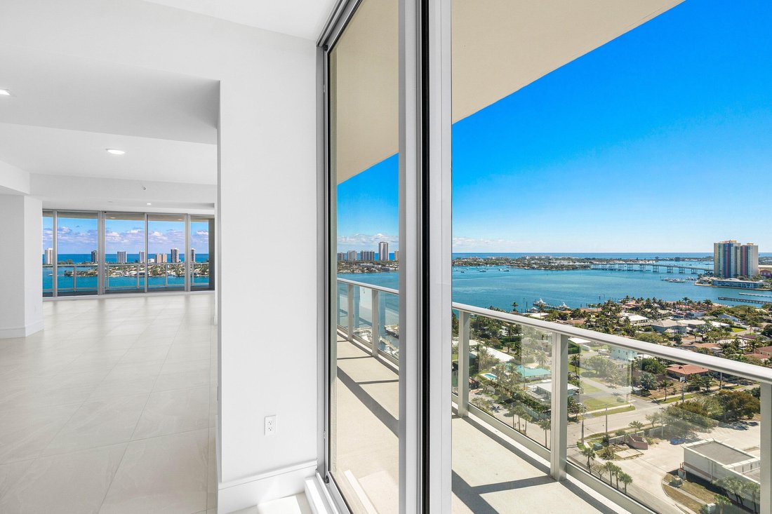 Condo in Lake Park, Florida, United States 5 - 17312711