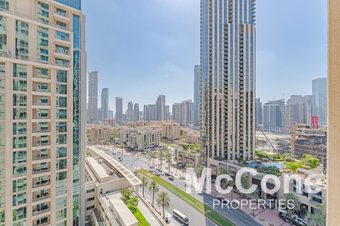 Apartment in Burj Khalifa Lake, Downtown Dubai, Dubai 1 - 17285133