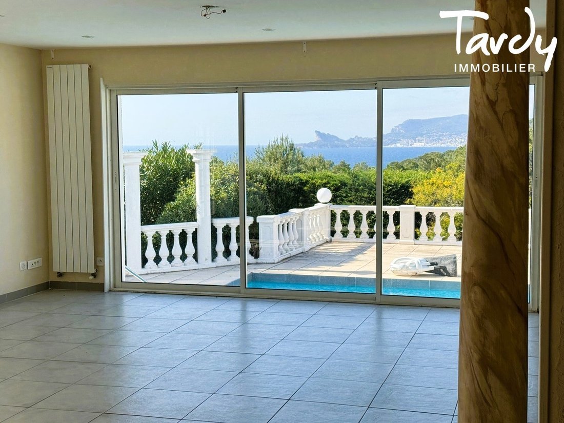 Villa in Saint-Cyr-sur-Mer, Provence-Alpes-Côte d'Azur, France 3 - 17310759
