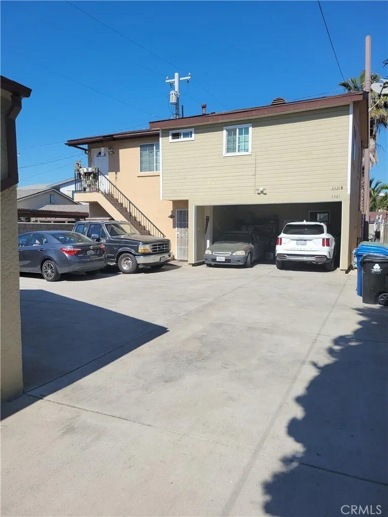 Los Angeles, California, United States 3 - 17322089