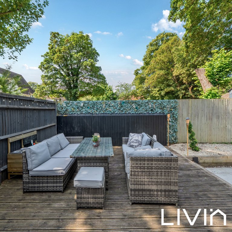 Apartment in Woodcote Green, London Borough of Croydon, England 5 - 17322671