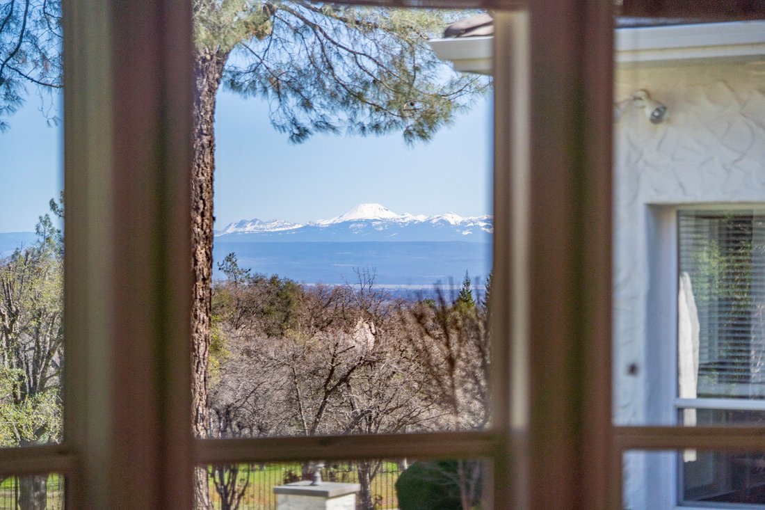 Redding, California, United States 5 - 17323289