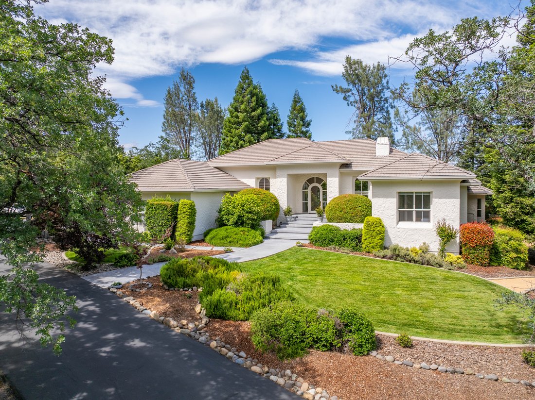 Redding, California, United States 4 - 17323289
