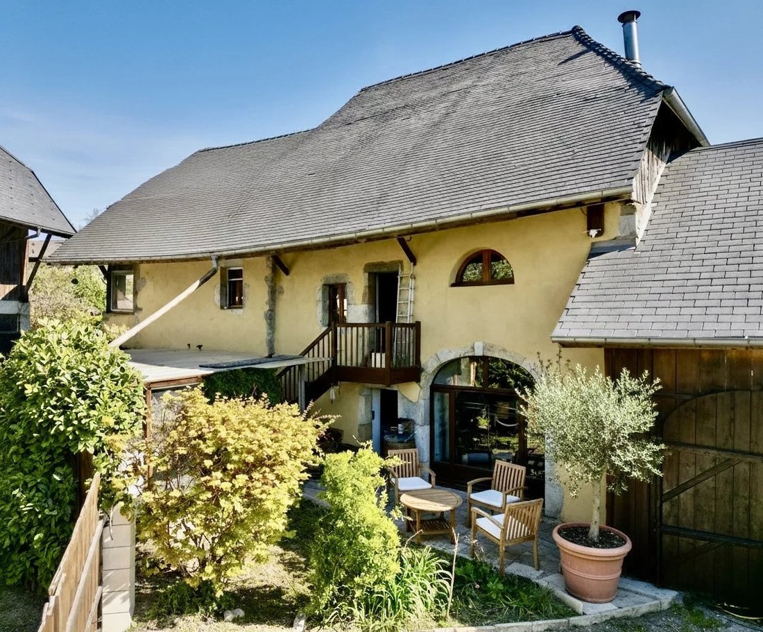 Sillingy, Auvergne-Rhône-Alpes, France 1 - 17323529