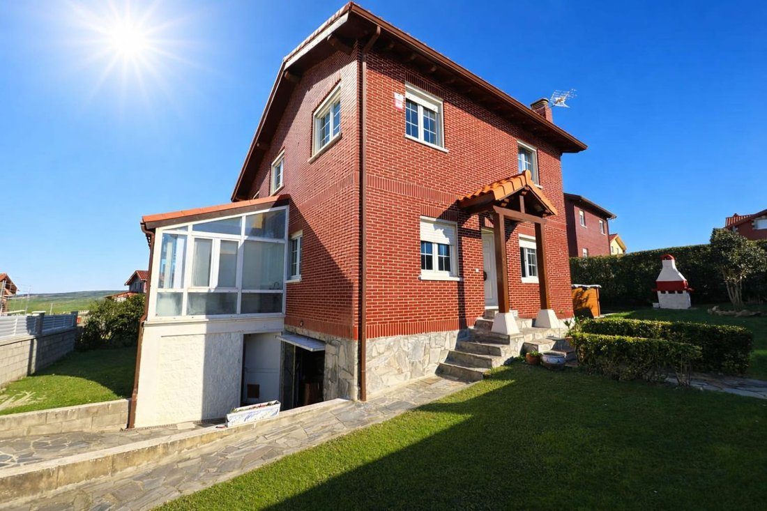 Chalet a Bareyo, Cantabria, Spagna 1 - 16851149