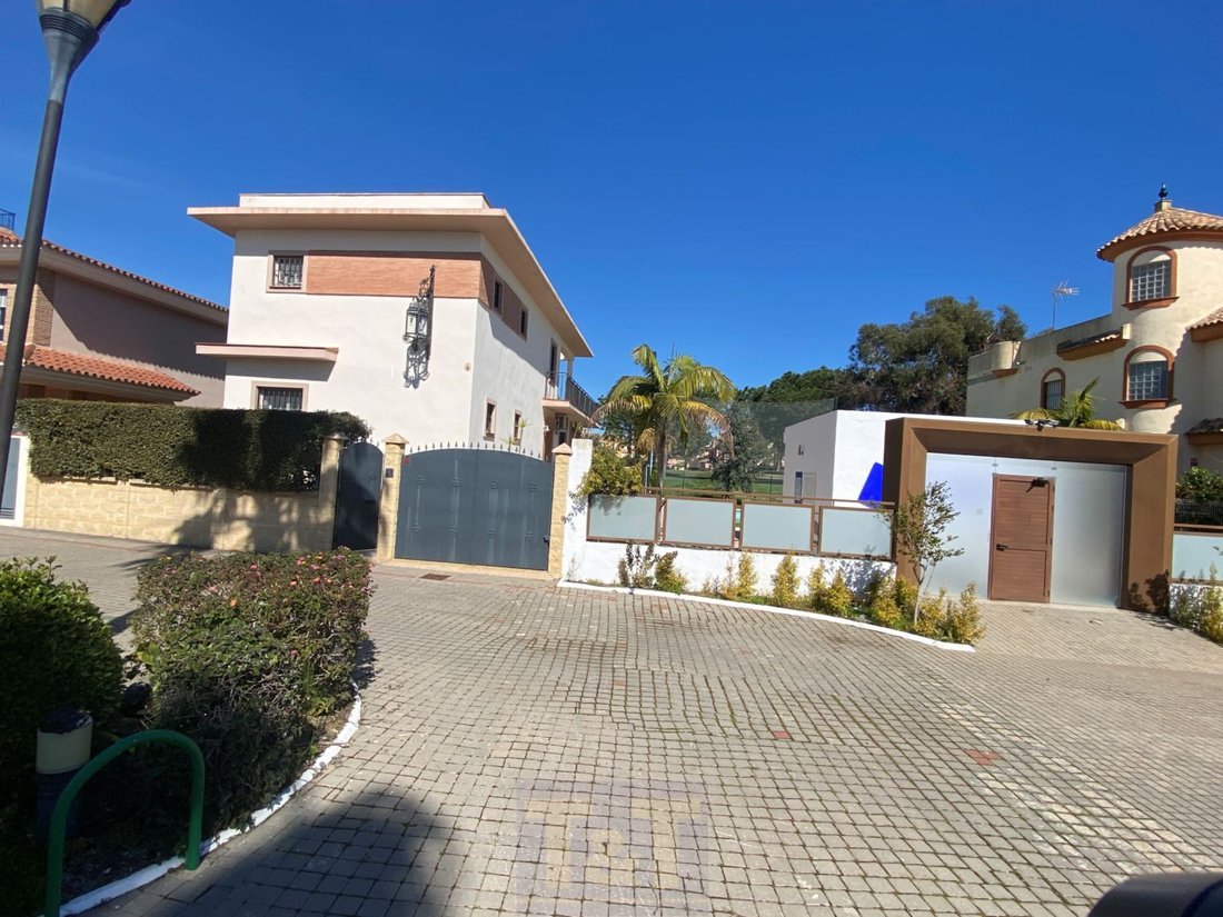 Chalet in Islantilla, Andalusia, Spain 3 - 17323826