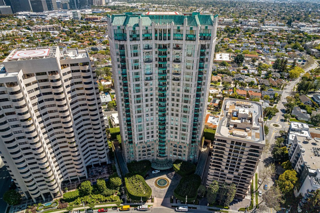 Condo in Los Angeles, California, United States 1 - 17323622