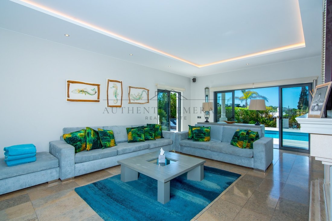 Villa in Quinta do Lago, Almancil, Portugal 2 - 17323893