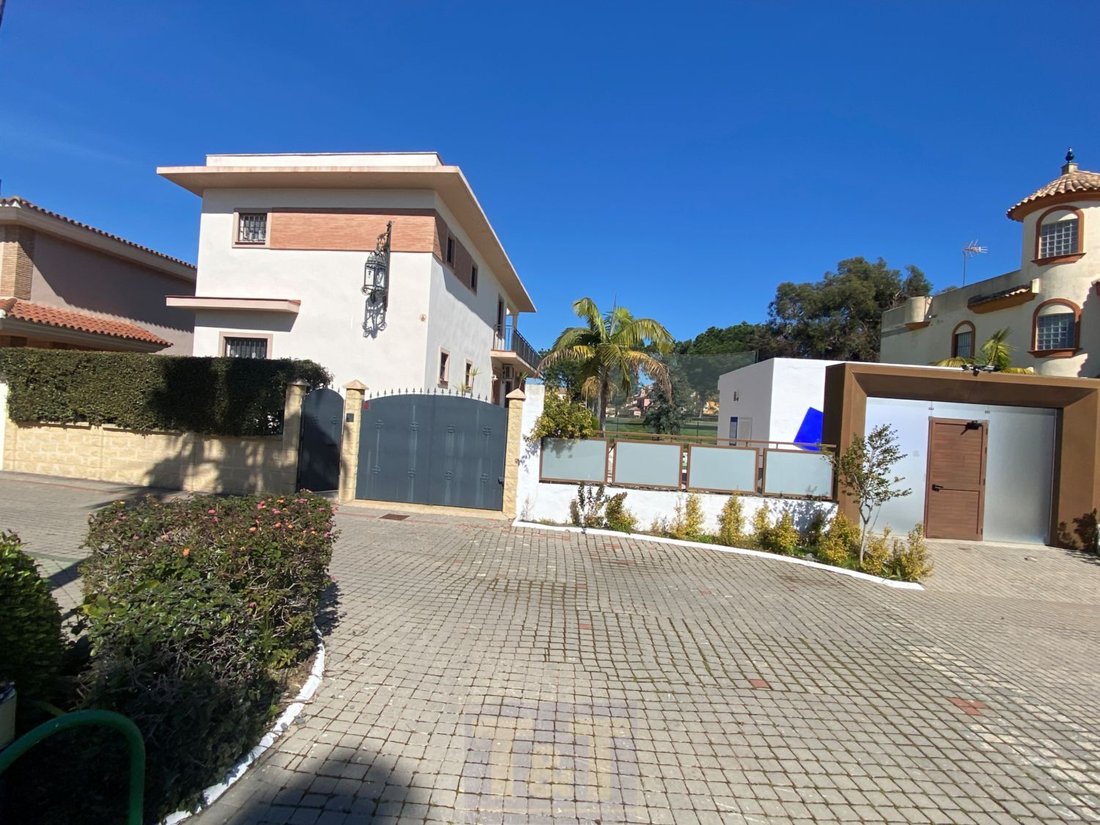 Chalet in Islantilla, Andalusia, Spain 4 - 17323826