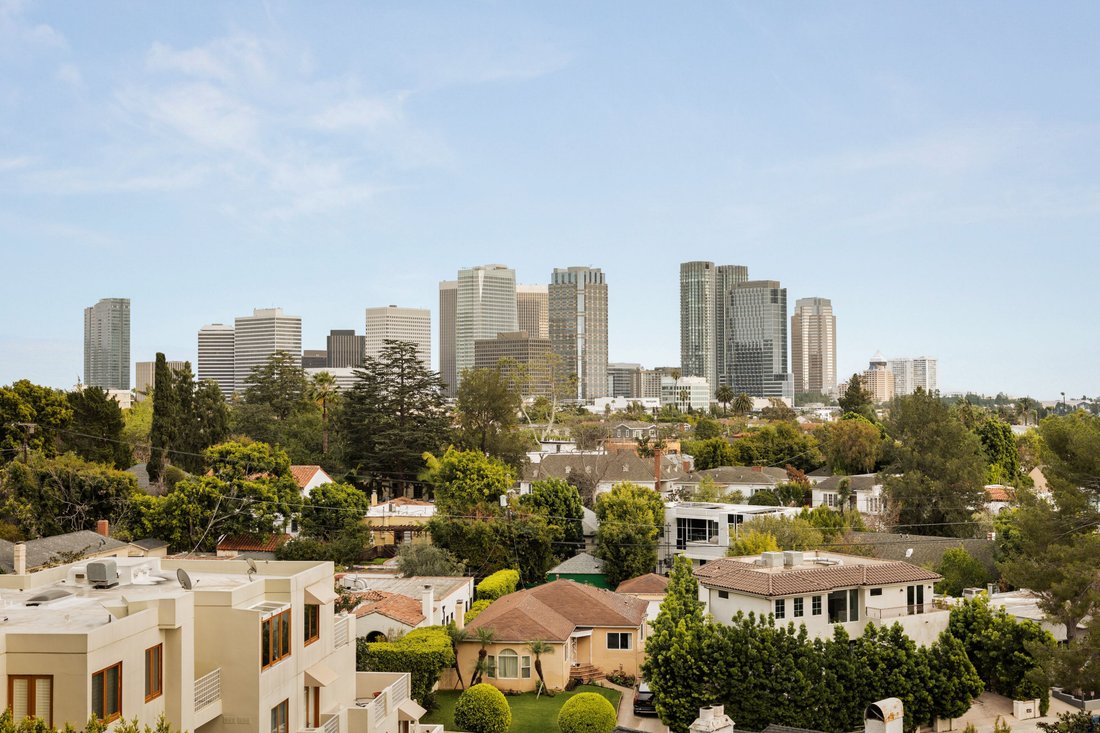 Condo in Los Angeles, California, United States 4 - 17323622
