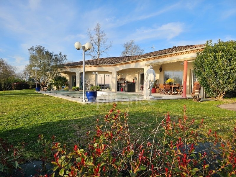 House in Sainte-Marthe, Nouvelle-Aquitaine, France 1 - 17283802