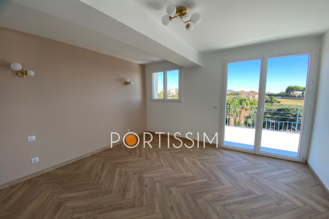 Villa a Saint-Laurent-du-Var, Provenza-Alpi-Costa Azzurra, Francia 5 - 17329533