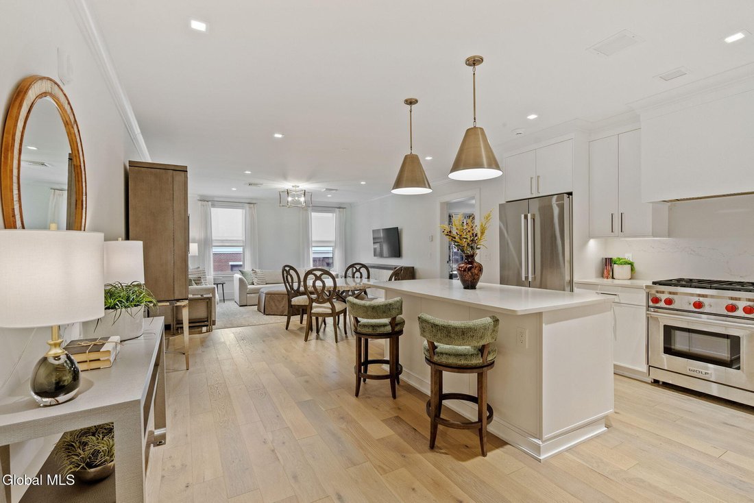Condo in Saratoga Springs, New York, United States 4 - 17325941