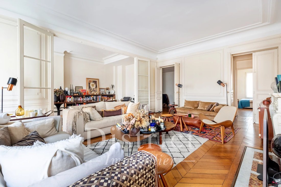 Apartment in Mairie, Paris 8e Arrondissement, Paris 4 - 17280373