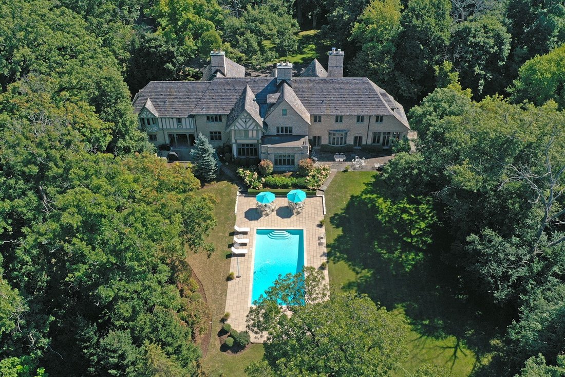 House in Lake Bluff, Illinois, United States 2 - 17098425