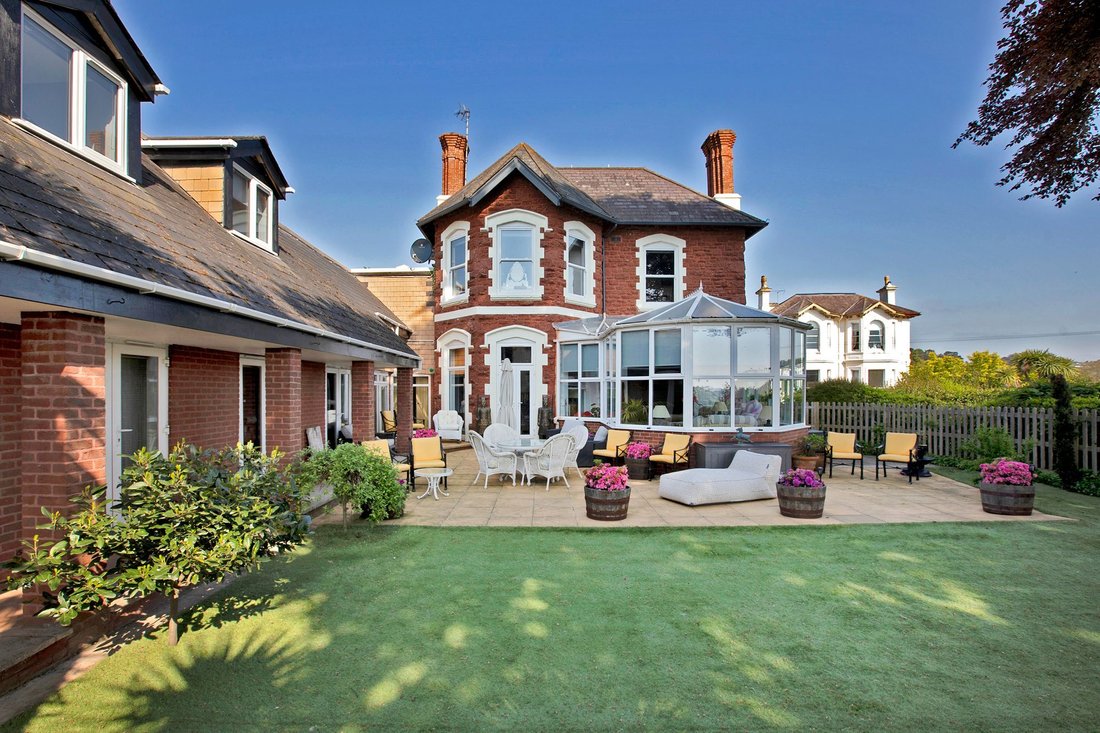 Villa in Torquay, England 1 - 14004830