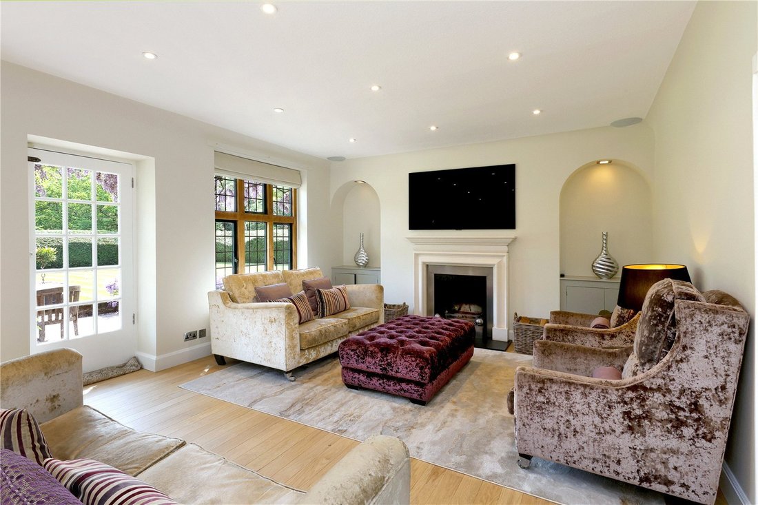 House in Denham, England 5 - 17324906