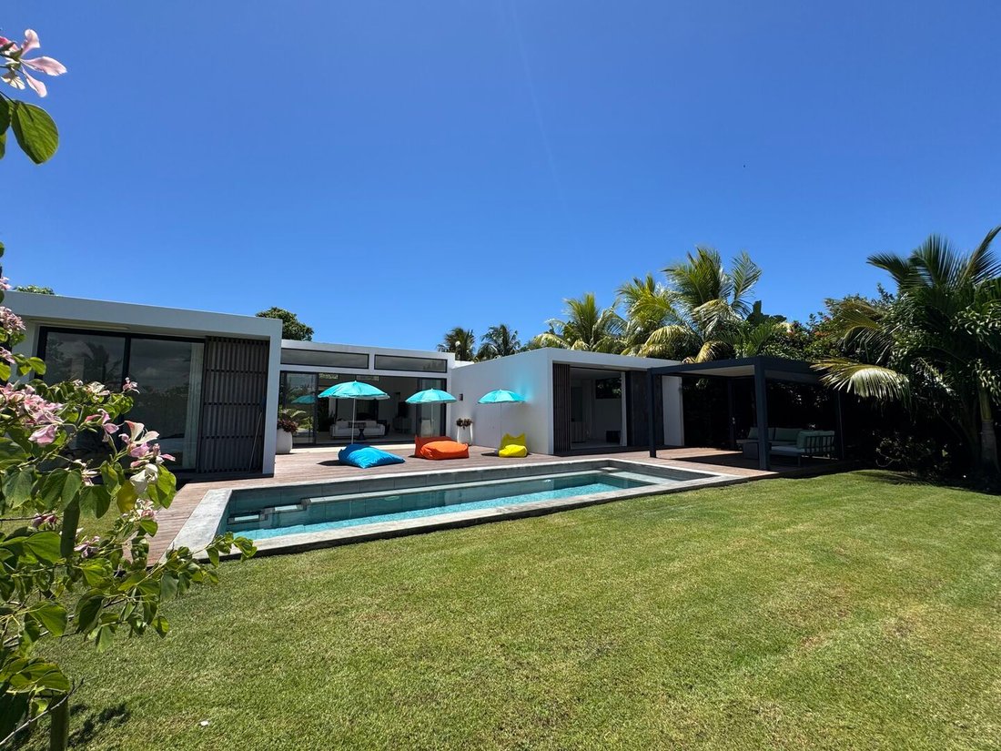Villa in Roches Noires, Rivière du Rempart District, Mauritius 1 - 17326127