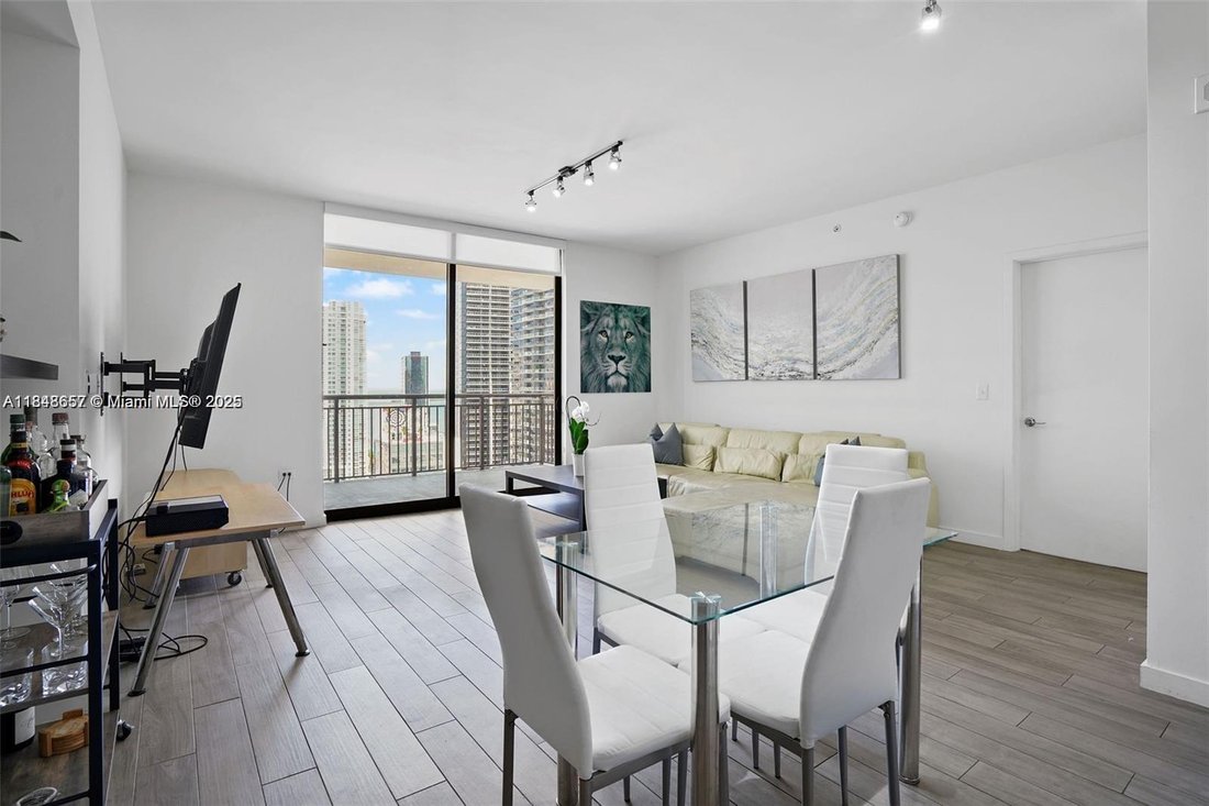 Condo in Miami, Florida, United States 4 - 17328957