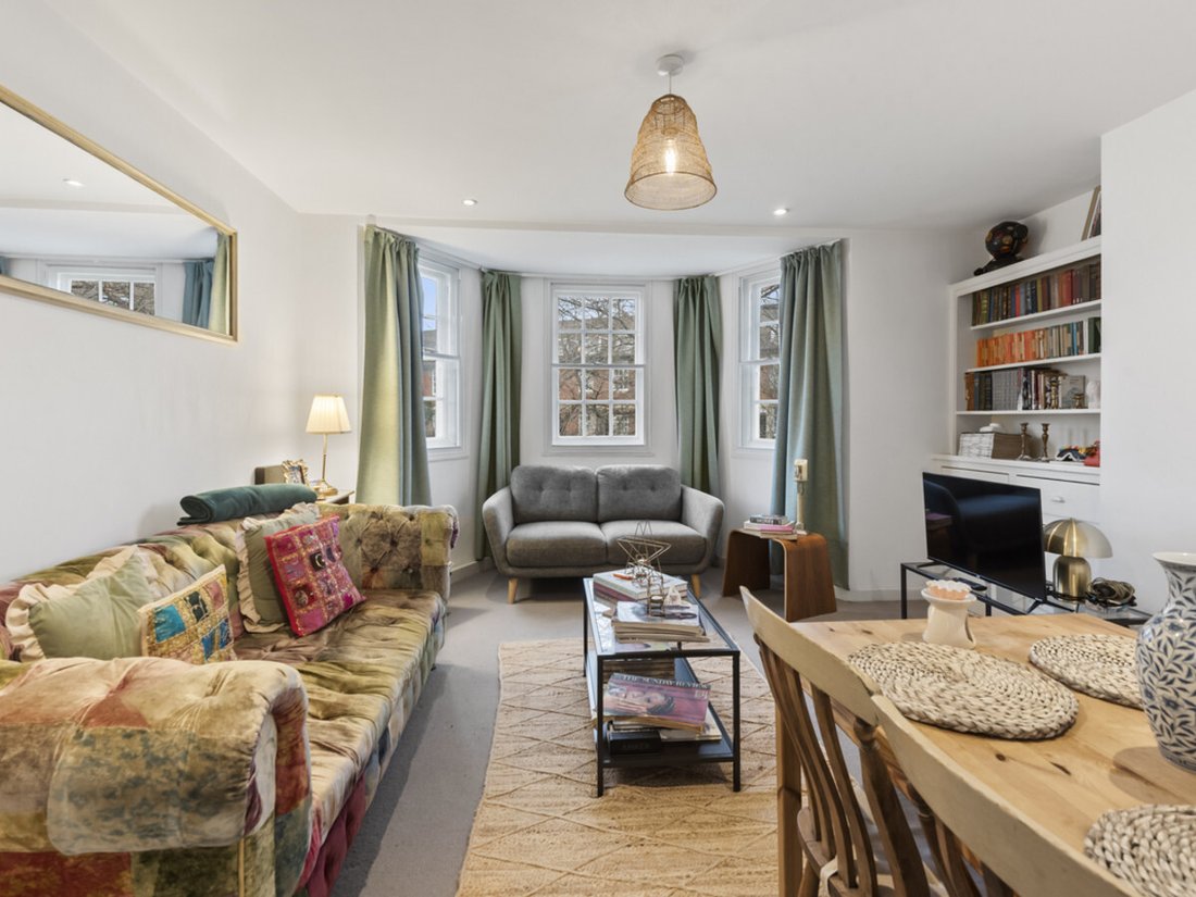 Apartment in Ladbroke Grove, Kensington And Chelsea, England 1 - 17328040