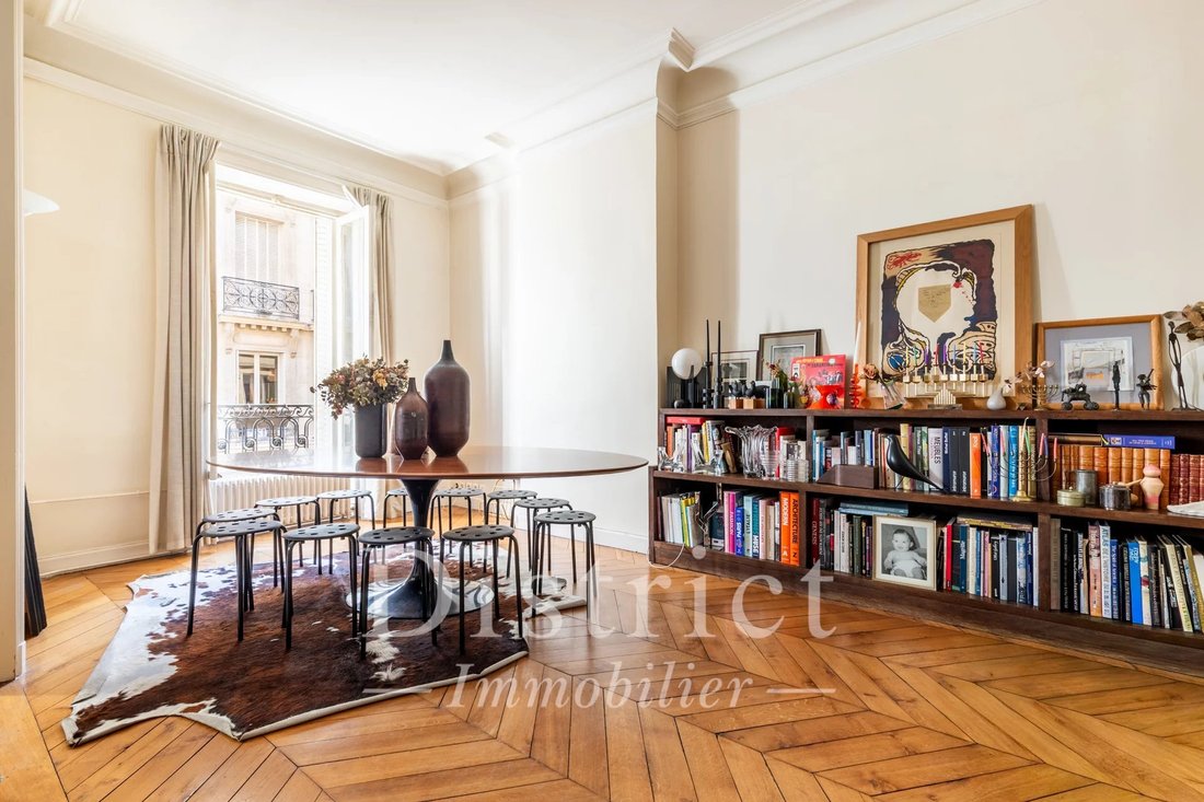 Apartment in Mairie, Paris 8e Arrondissement, Paris 5 - 17280373