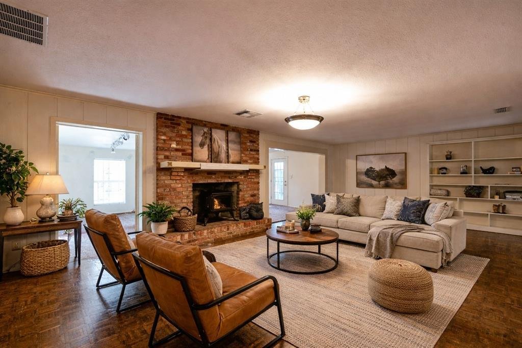 House in Dallas, Texas, United States 3 - 17275829
