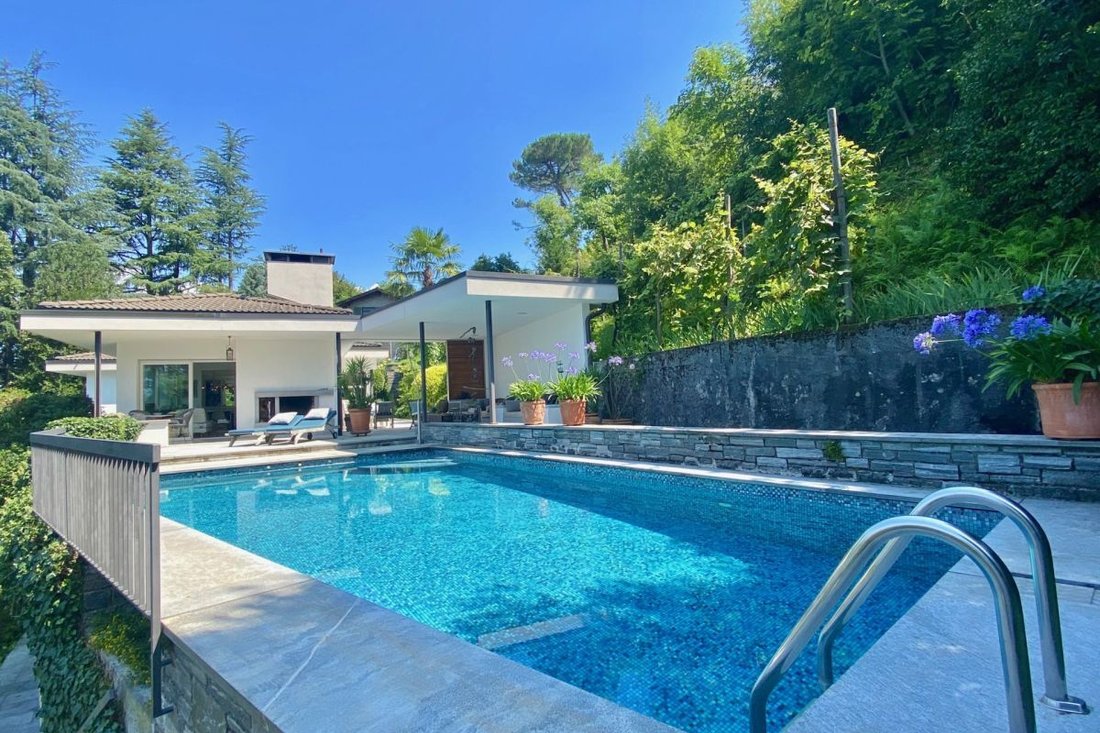 Exclusive Villa With Breathtaking 180° Panoramic Lake Views And Complete Privacy