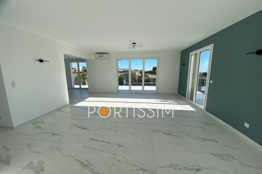 Villa a Saint-Laurent-du-Var, Provenza-Alpi-Costa Azzurra, Francia 2 - 17329533