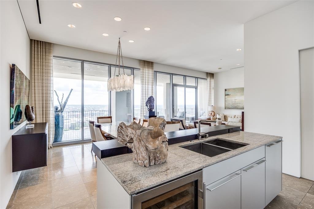 Condo in Dallas, Texas, United States 4 - 17327464