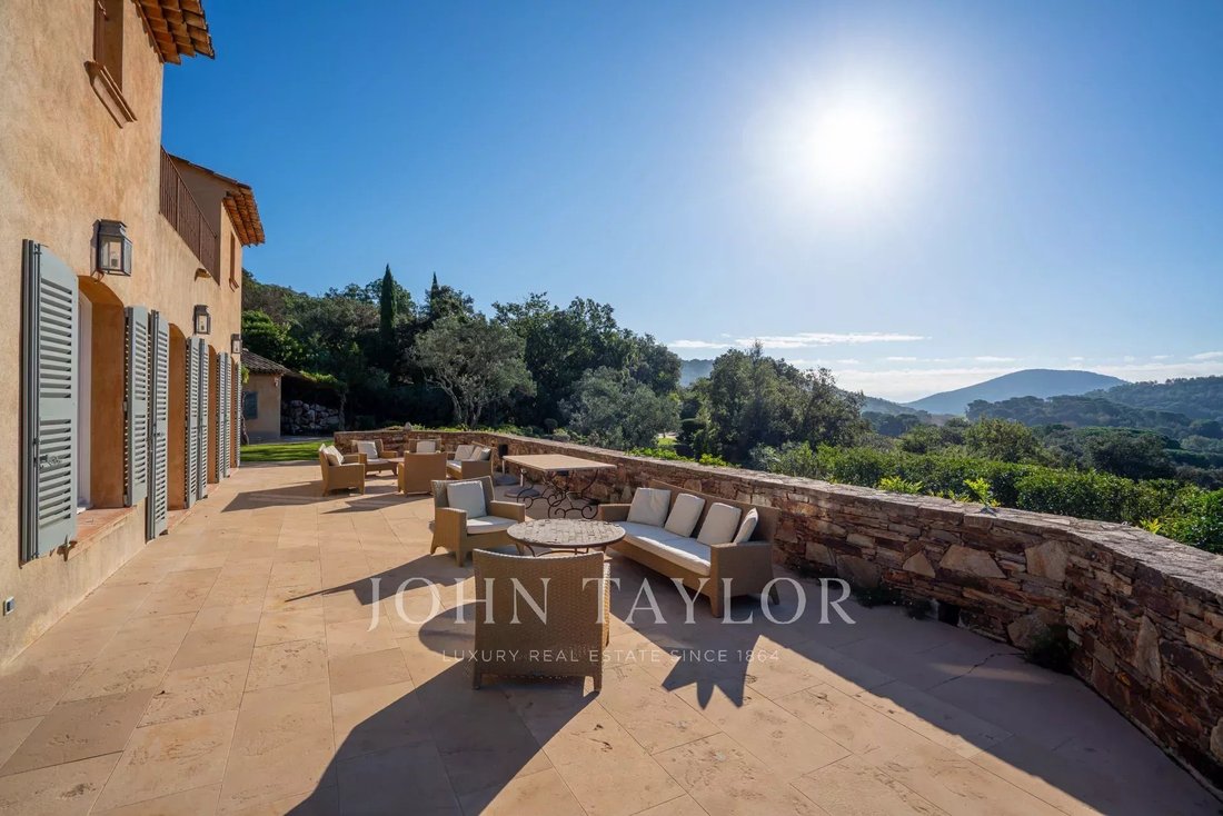 Villa à Le Plan-de-la-Tour, Provence-Alpes-Côte d'Azur, France 2 - 14939279