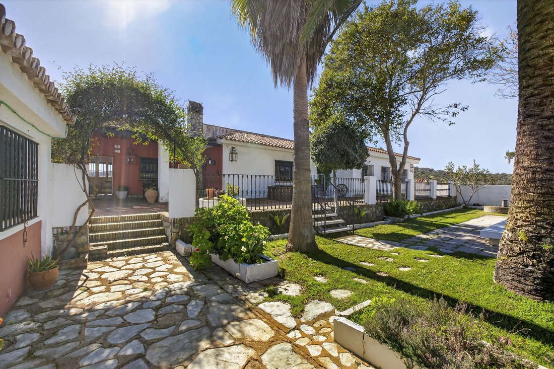 Finca in El Castillo de las Guardas, Andalusia, Spain 1 - 17327569