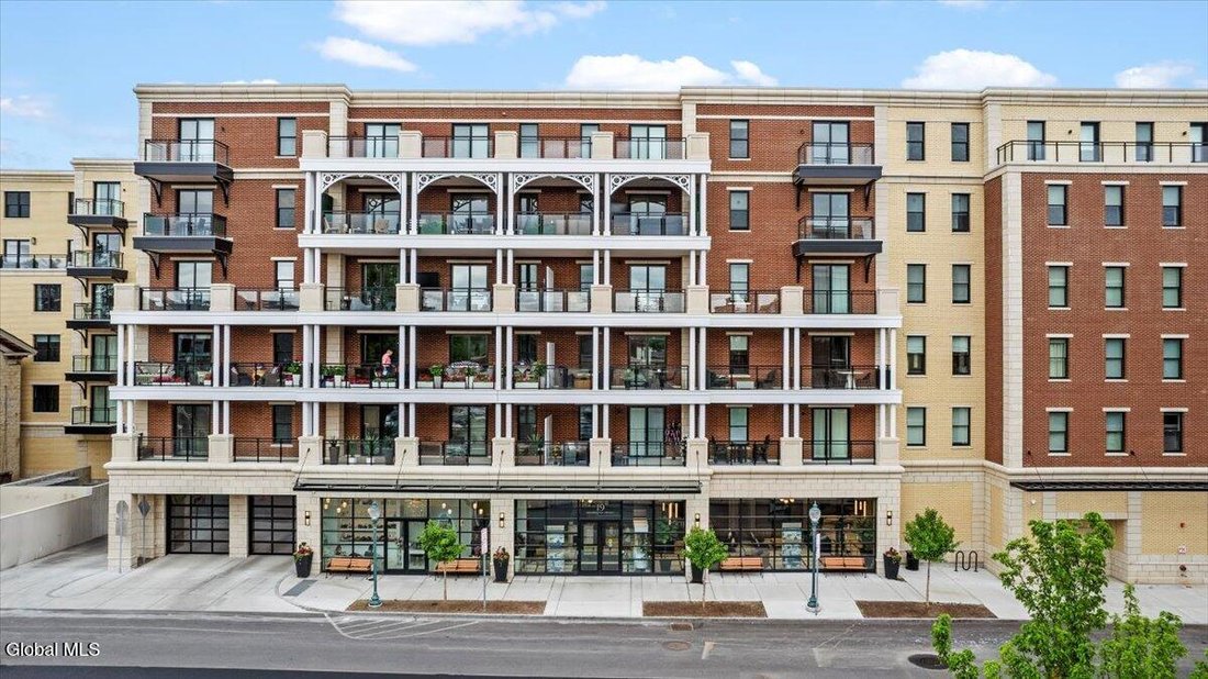 Condo in Saratoga Springs, New York, United States 1 - 17325941