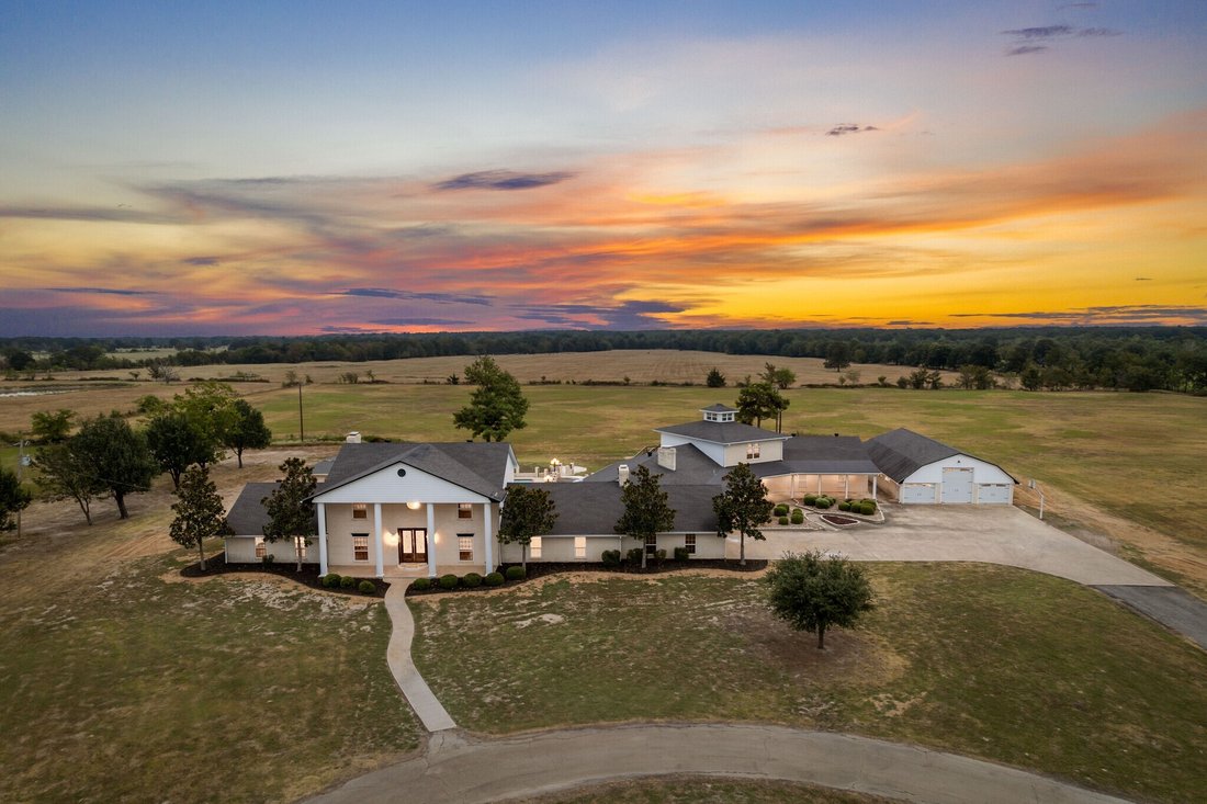 House in Paris, Texas, United States 2 - 17329208