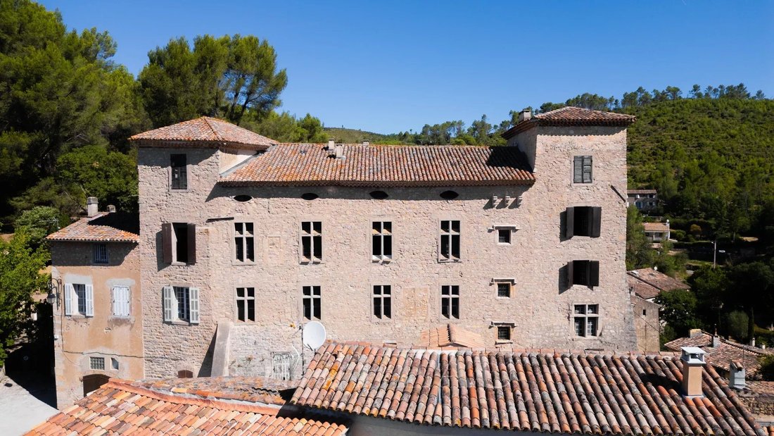 Castle in Montfort-sur-Argens, Provence-Alpes-Côte d'Azur, France 2 - 17325152