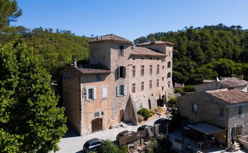 Castle in Montfort-sur-Argens, Provence-Alpes-Côte d'Azur, France 1