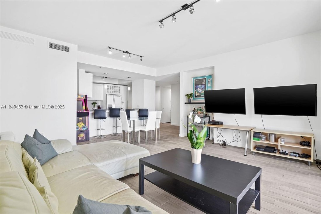 Condo in Miami, Florida, United States 1 - 17328957