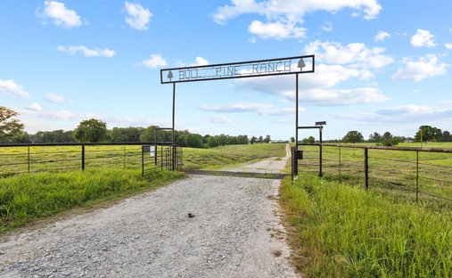 Farm Ranch in Clarksville, Texas, United States 1