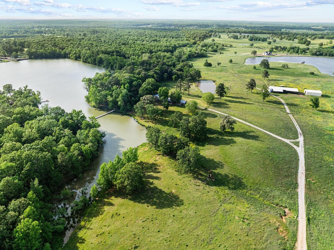 Farm Ranch in Clarksville, Texas, United States 1 - 17329196