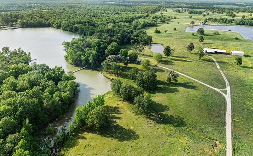 Farm Ranch in Clarksville, Texas, United States 1