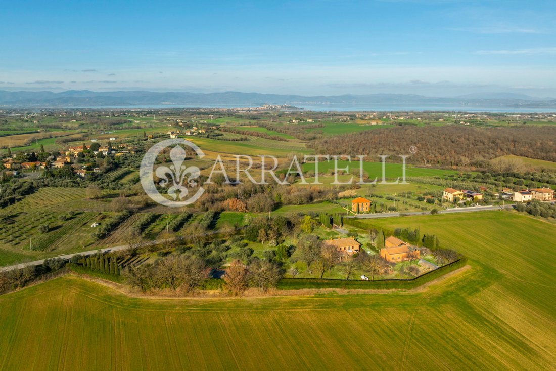 Country House in Castiglione del Lago, Umbria, Italy 4 - 17293229