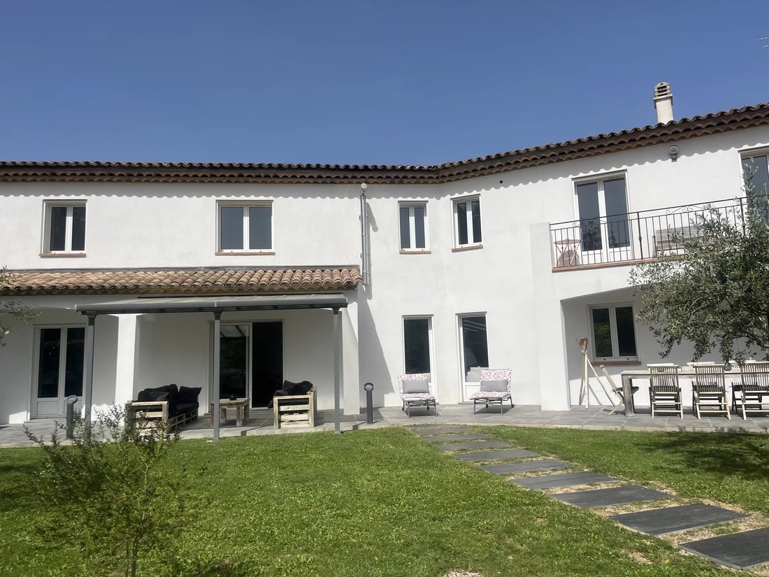 Villa in Salernes, Provence-Alpes-Côte d'Azur, France 1 - 17324876
