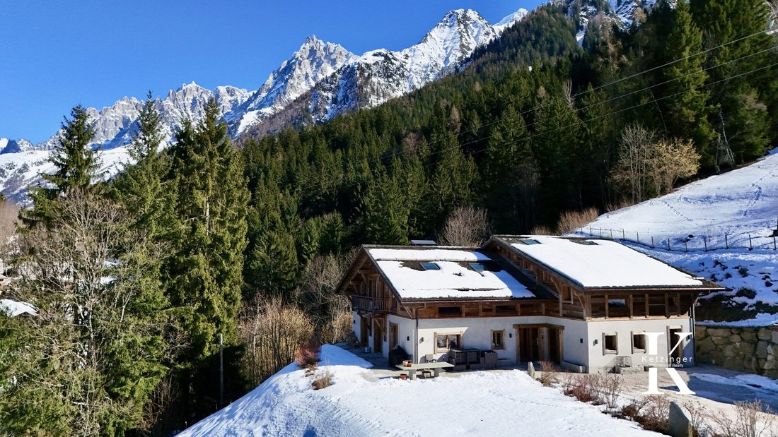 Chalet in Les Houches, Auvergne-Rhône-Alpes, France 1 - 17072389