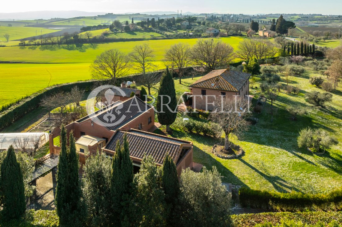 Country House in Castiglione del Lago, Umbria, Italy 2 - 17293229