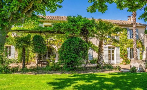 House in Saint-Rémy-de-Provence, Provence-Alpes-Côte d'Azur, France 1